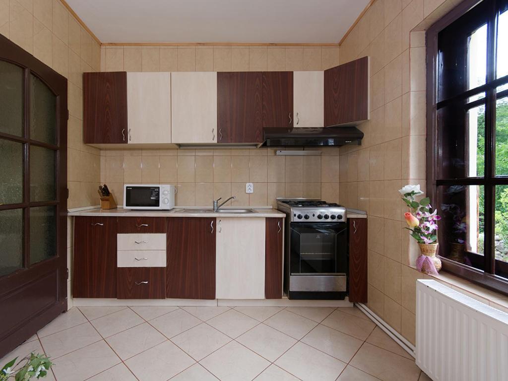 Pensiunea Bobu Izvoru Muntelui Exterior foto