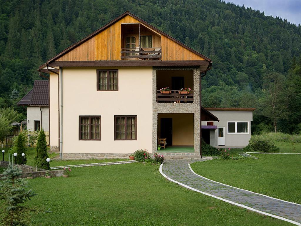 Pensiunea Bobu Izvoru Muntelui Exterior foto
